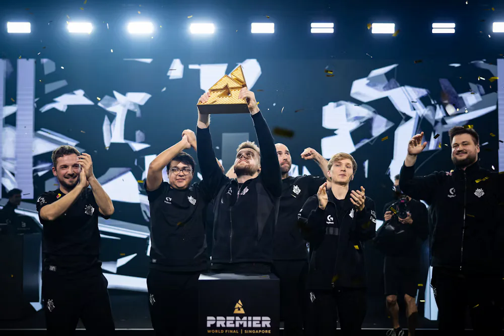 G2 players lift the BLAST Premier World Final 2024 trophy together